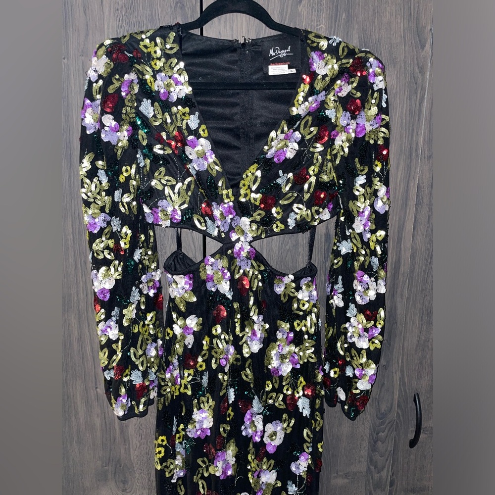 Mac duggal Gown. Size M (6).
